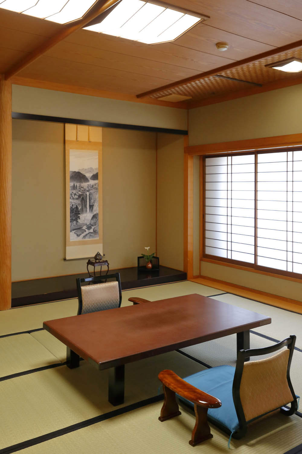 兩間相鄰的日式房間