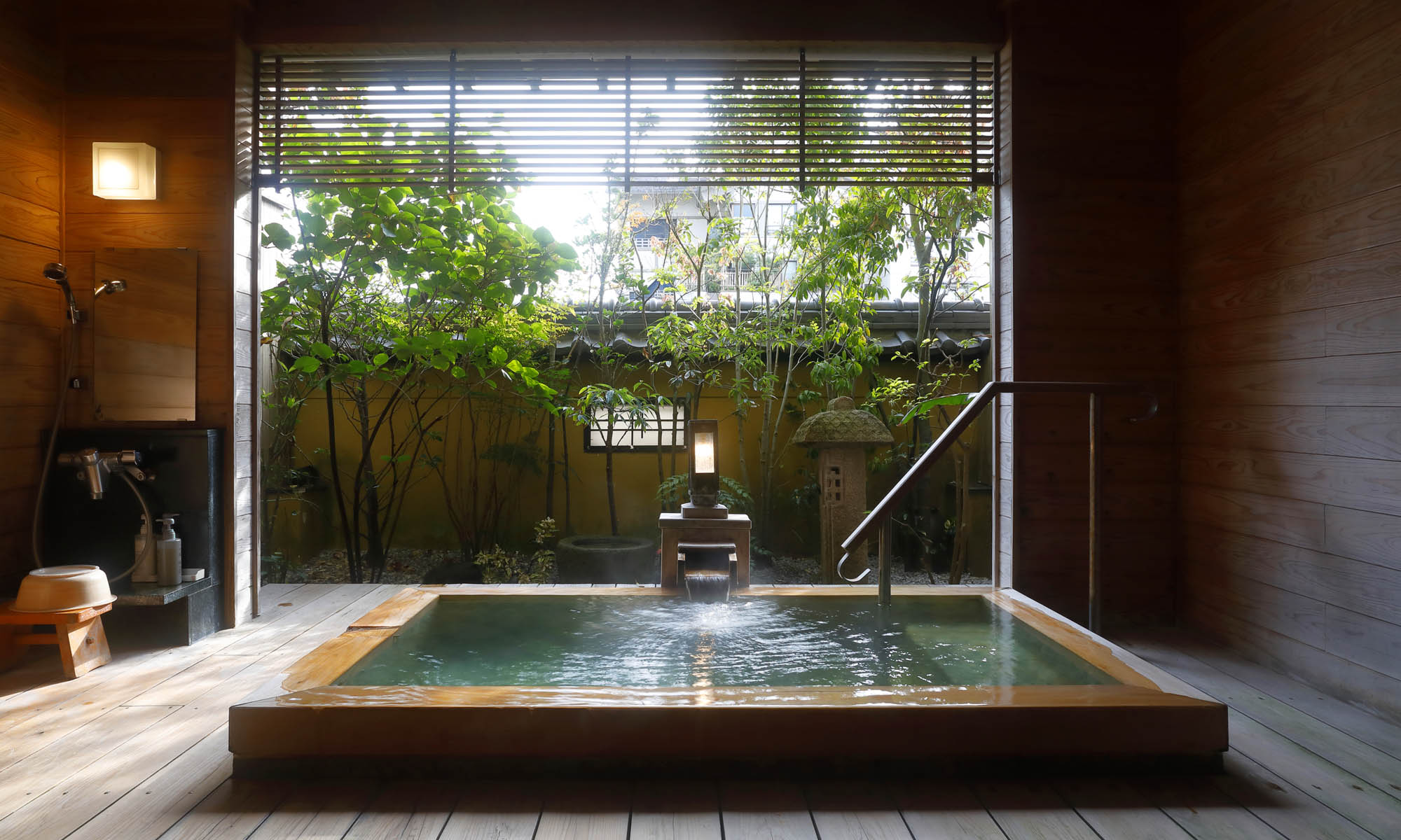 Chartered hot spring bath Hinoki